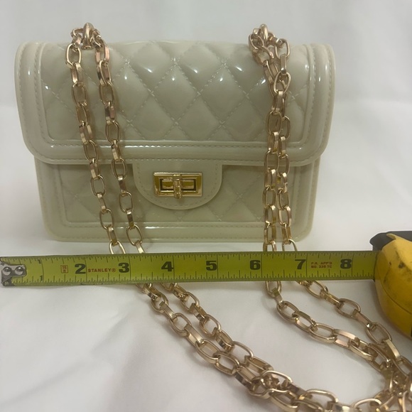 Elegant Cream Quilted Chain Bag - Picture 5 of 5